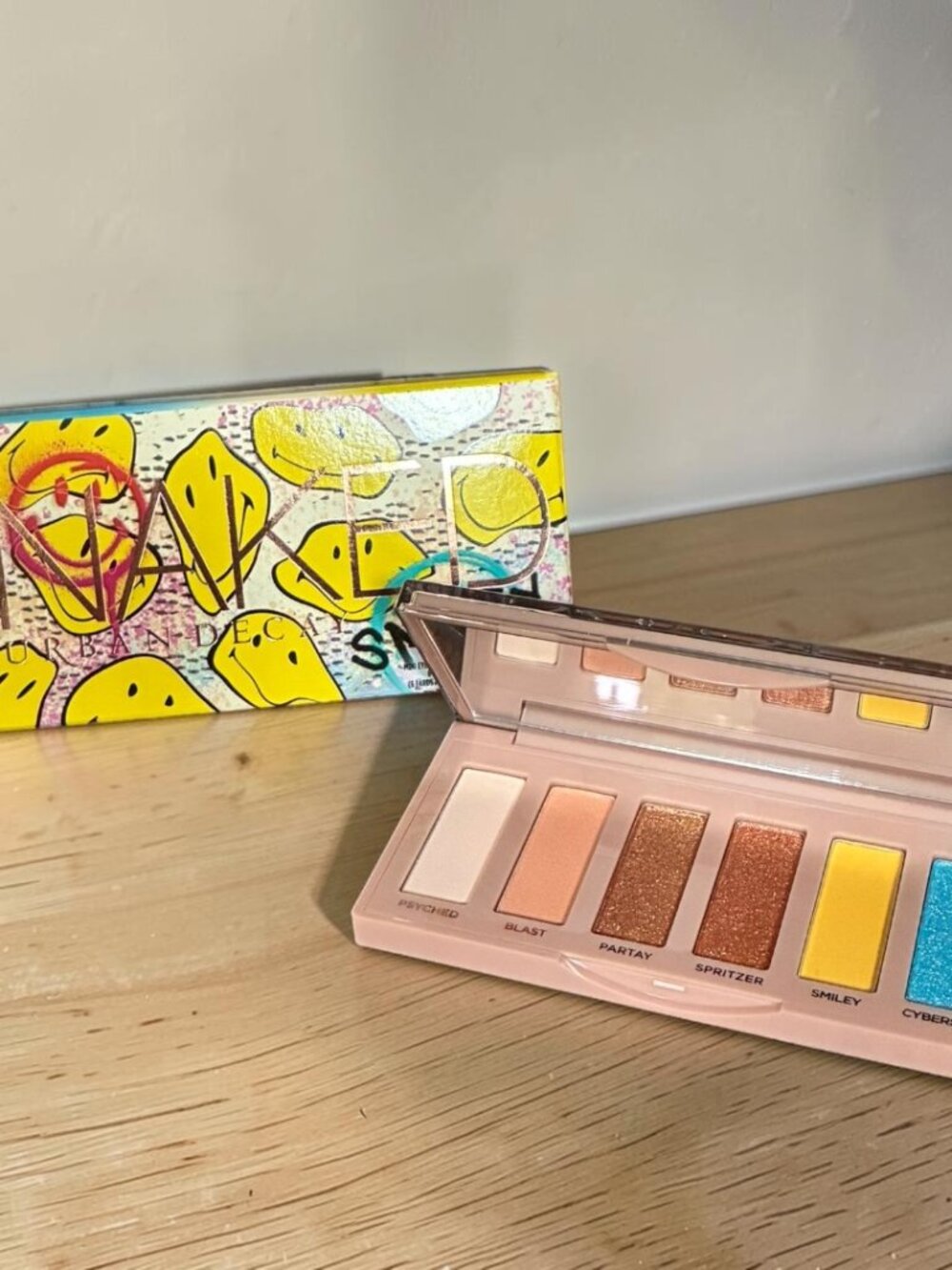 Urban Decay x Smiley Eyeshadow Palette